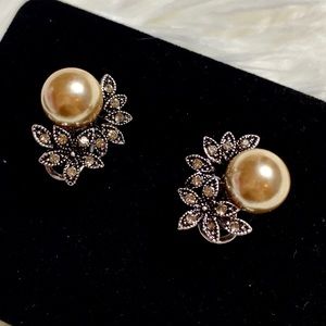 Fashion earrings with faux pearl 10mm